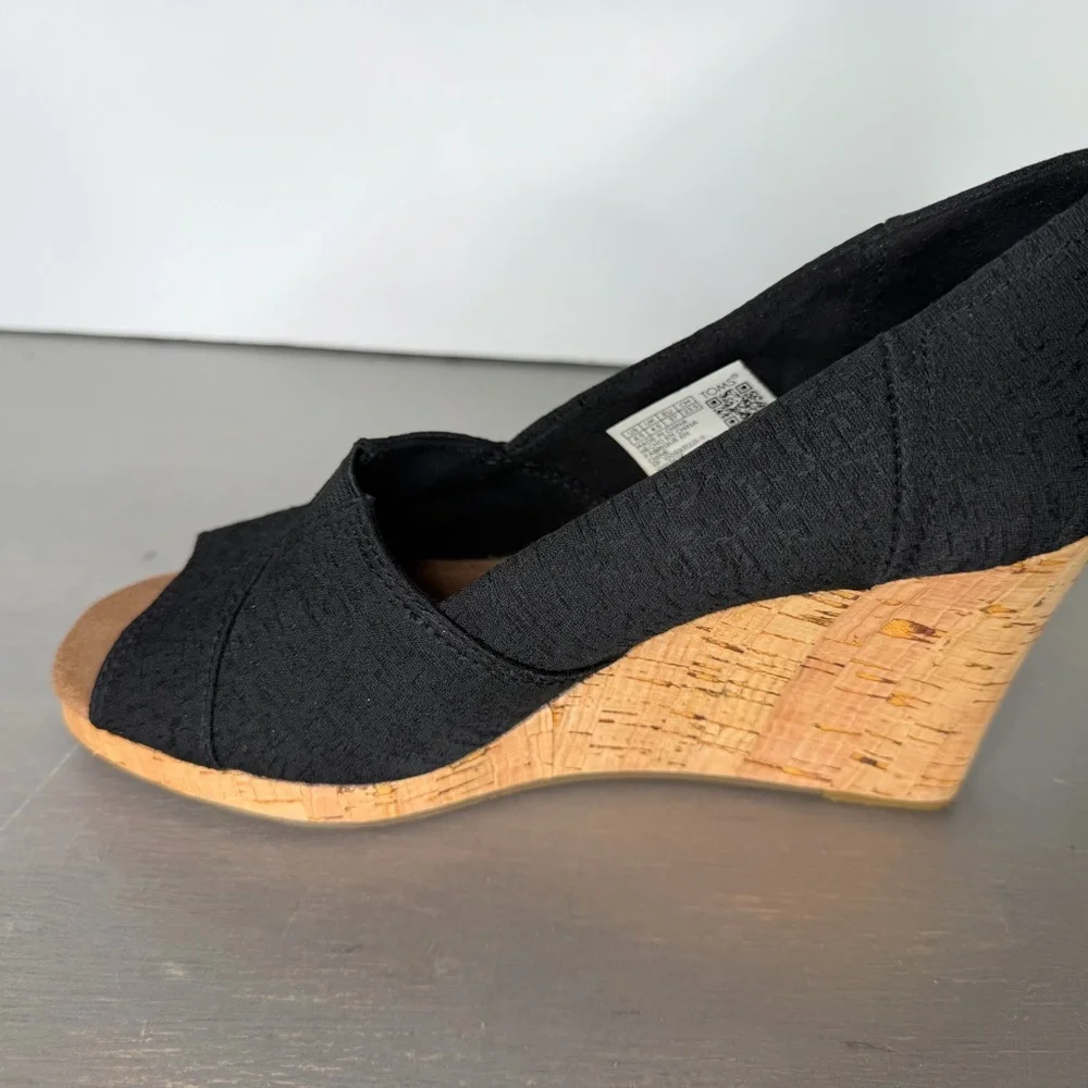 Toms Women's Size 6.5 Calypso Peep Toe Cork Wedge Fabric Shoes Black Worn 1x